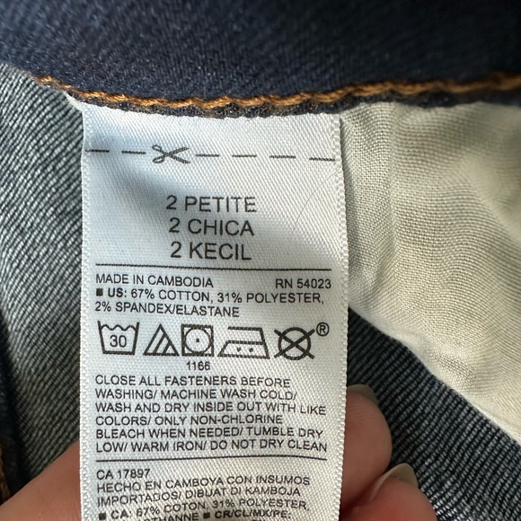 NWOT Old Navy mid rise bootcut jeans - Picture 2 of 5